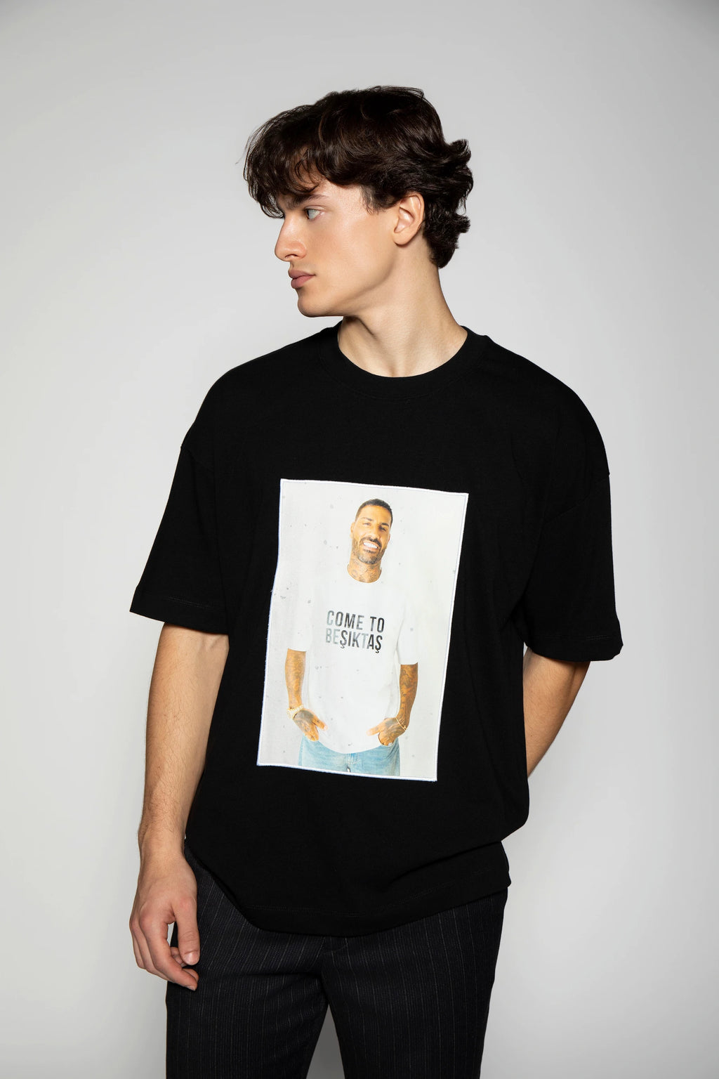 T-Shirt Preta Beşiktaş