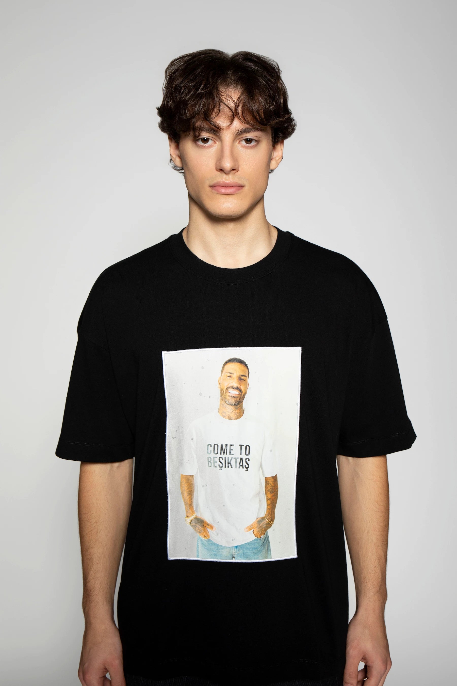 T-Shirt Preta Beşiktaş